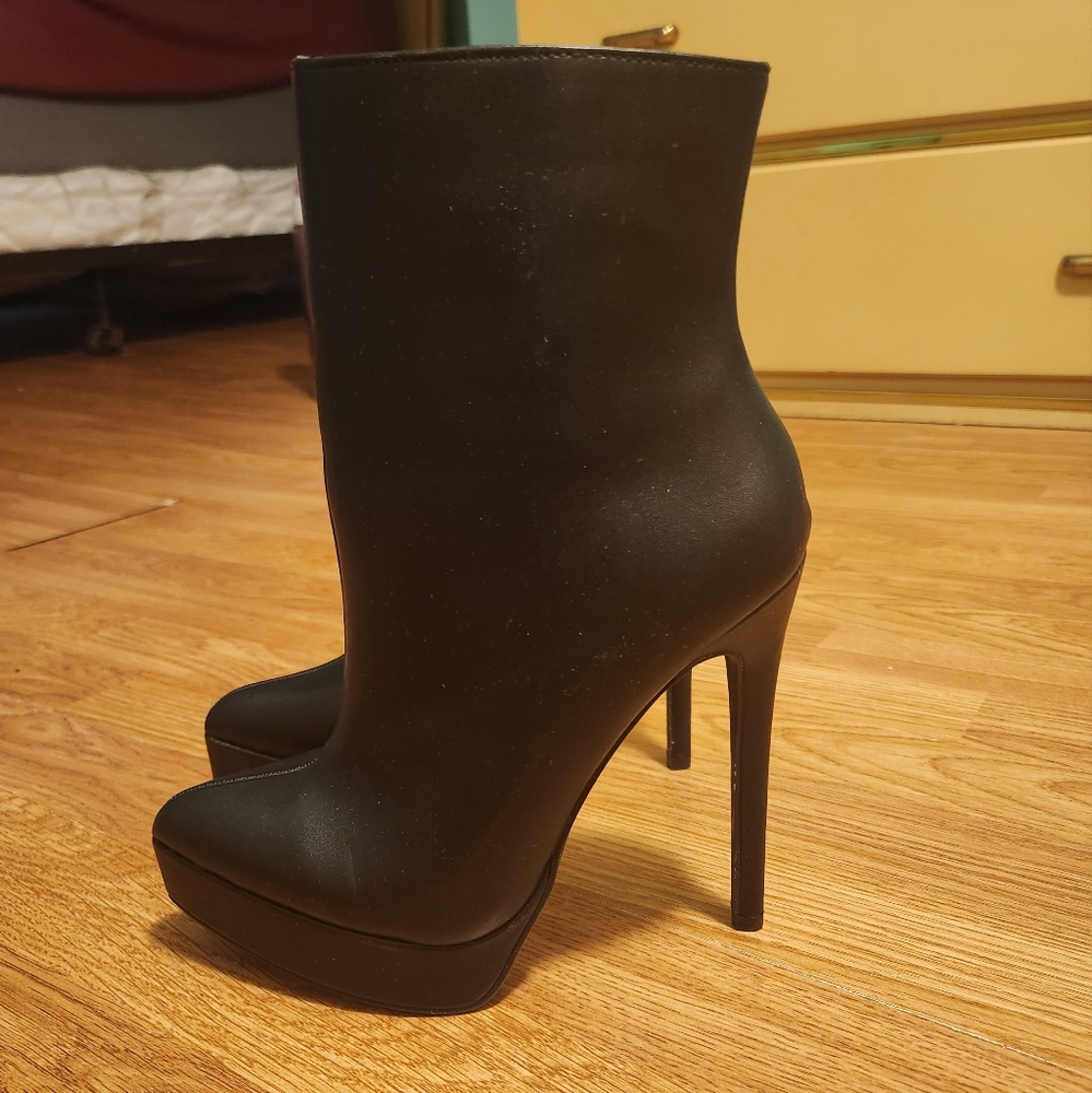 Black Pointed Toe Platform Booties